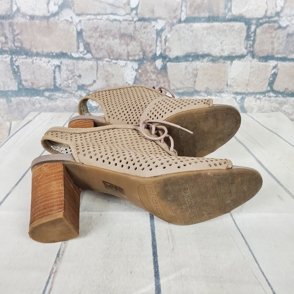 Franco Sarto Gossip Peeptoe  Slingback Sz 9W Taupe Suede - Picture 9 of 13